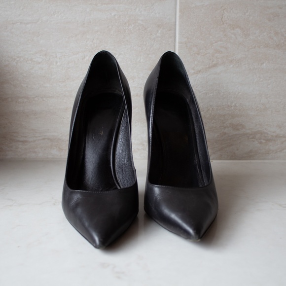 Saint Laurent Zoe Pump in Black Leather - Picture 4 of 5